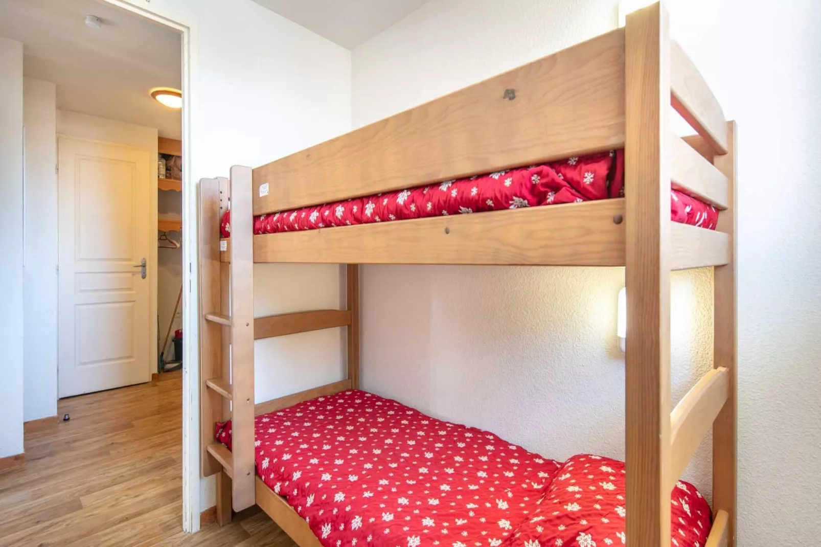 V du Bachat Arolles A n°26 - 2P4-Schlafzimmer