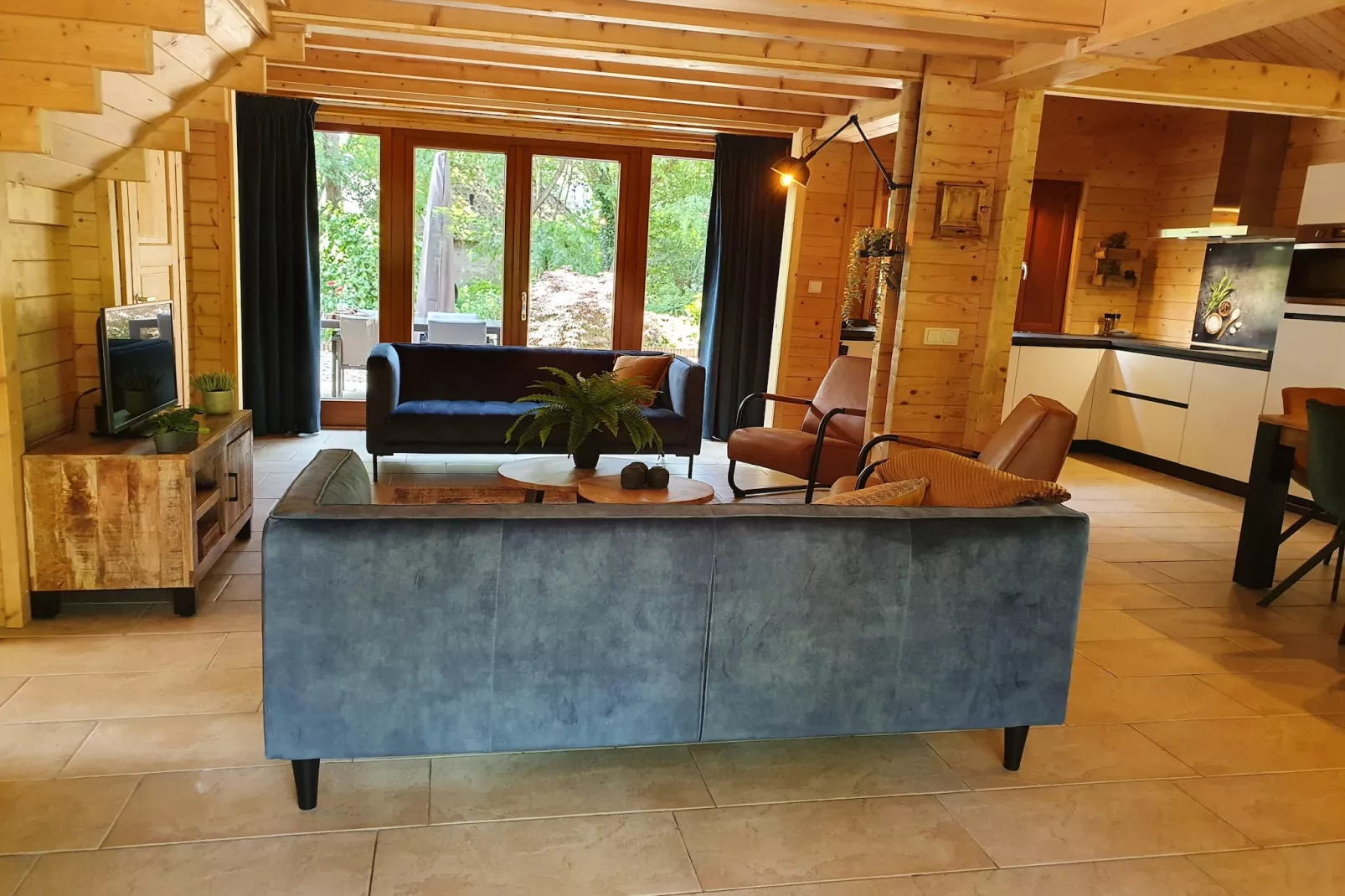 6-persoons luxe bosvilla Casa Madeira-Wohnzimmer