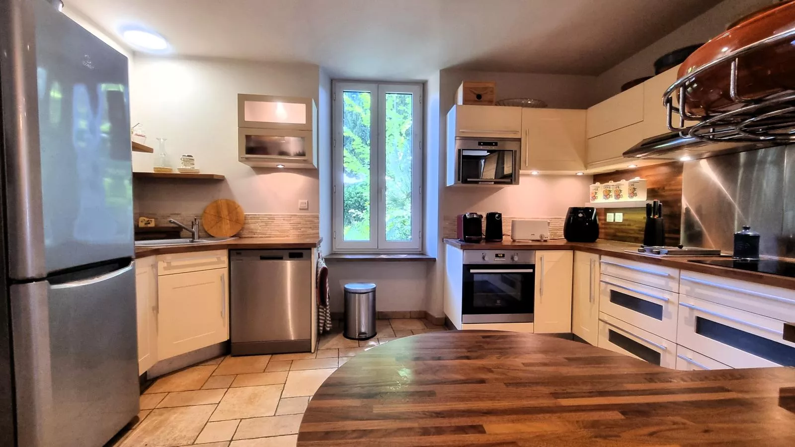 Les Châtaignes-Kitchen