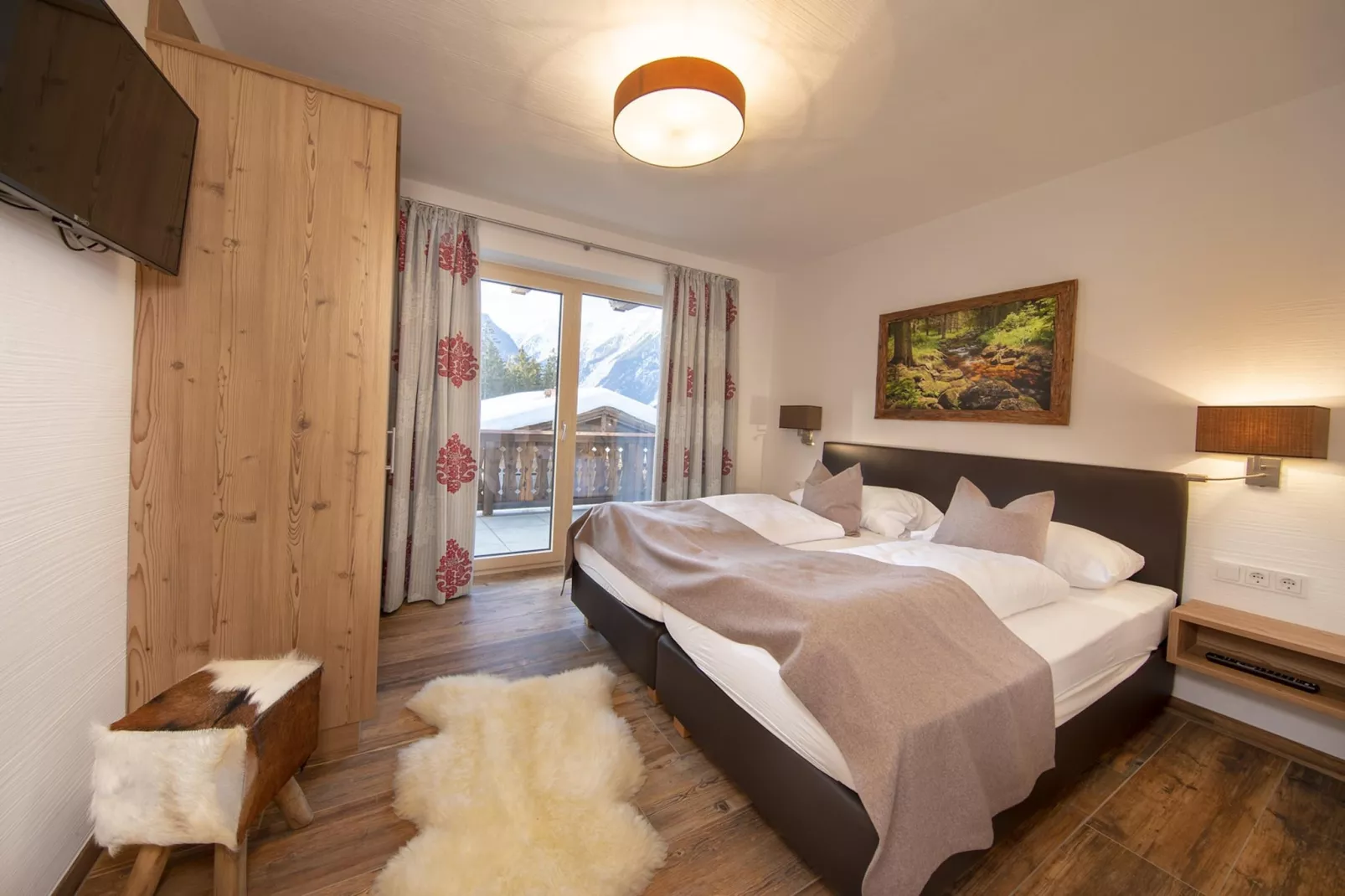 Nationalpark Chalet Stein am Ferner-Bedroom
