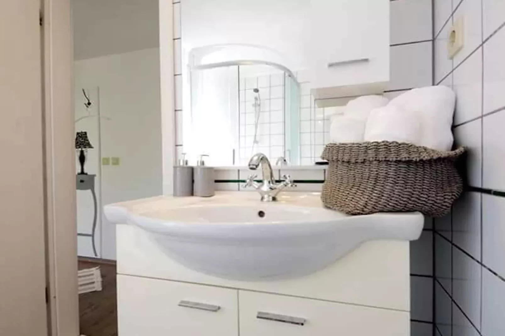 Blissful Bay Apartments Vrboska - One Bedroom Apartment with Balcony (owner Smokva)-Badezimmer
