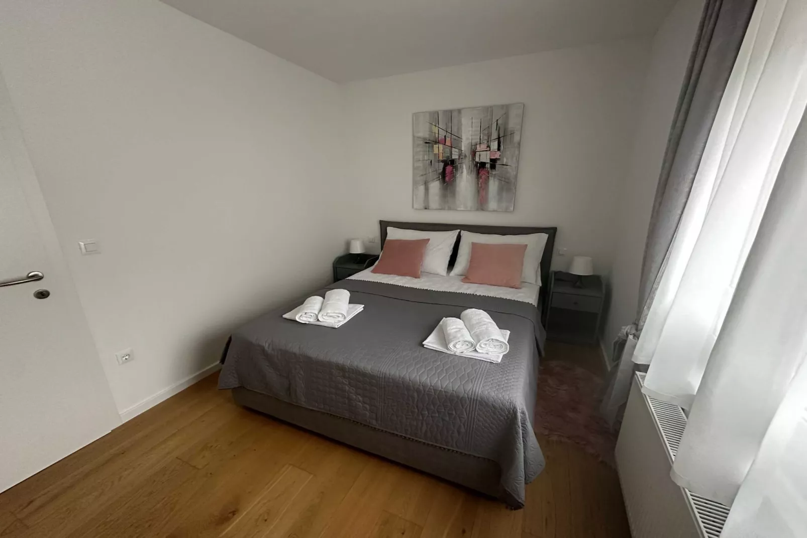 Cozy Retreat in Krapinske Toplice: Comfort and Prime Location with Pivate Parking - One Bedroom Apartment-Bedroom