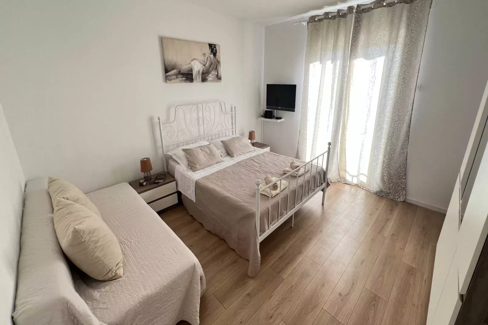 Apartmani Vela Makarska - Two Bedroom Apartment With Balcony-Bedroom