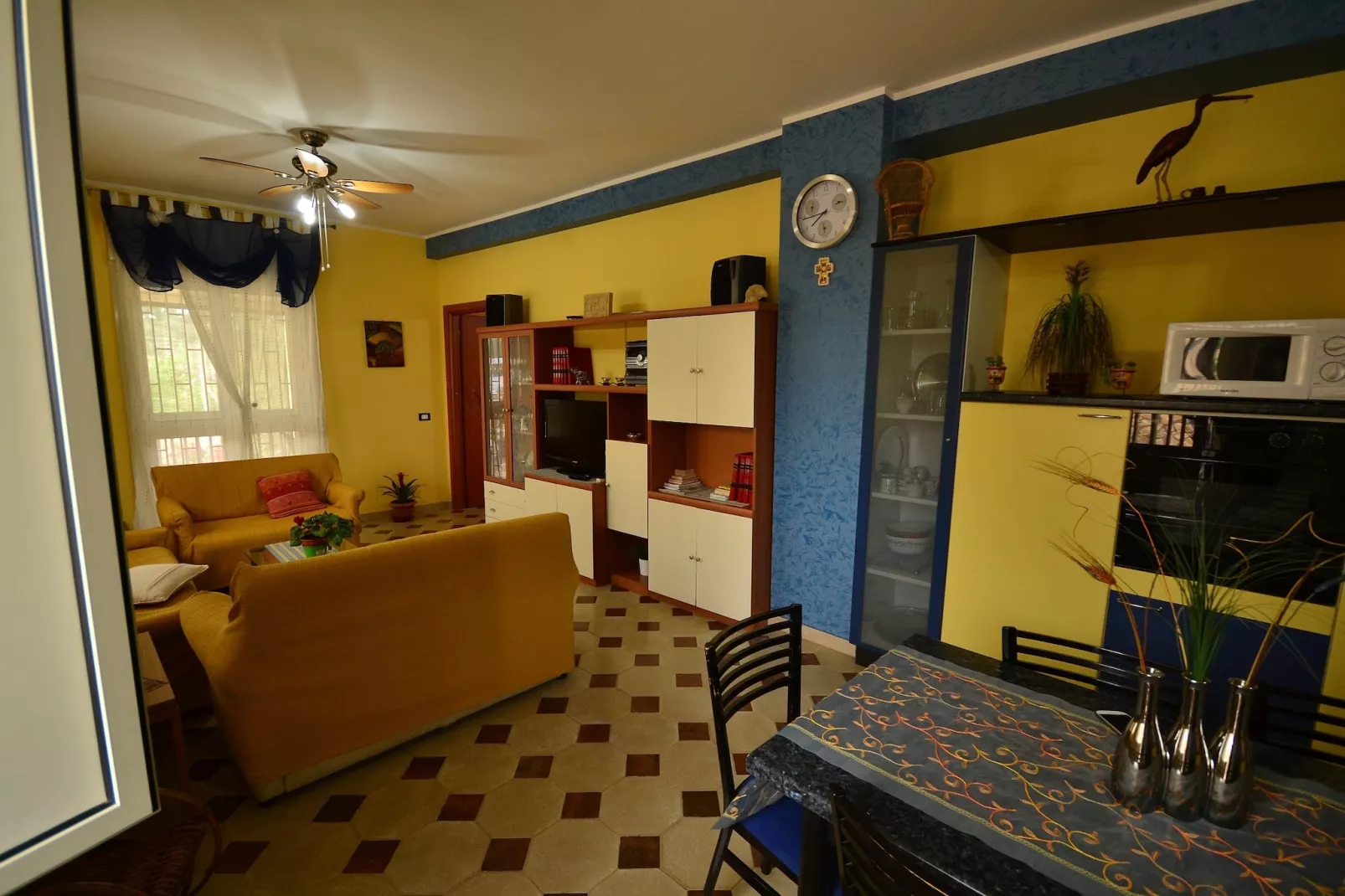 Villa Russo-Living room