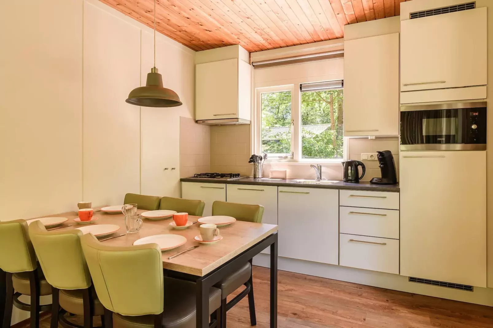 Bungalow 6B1 - Kitchen