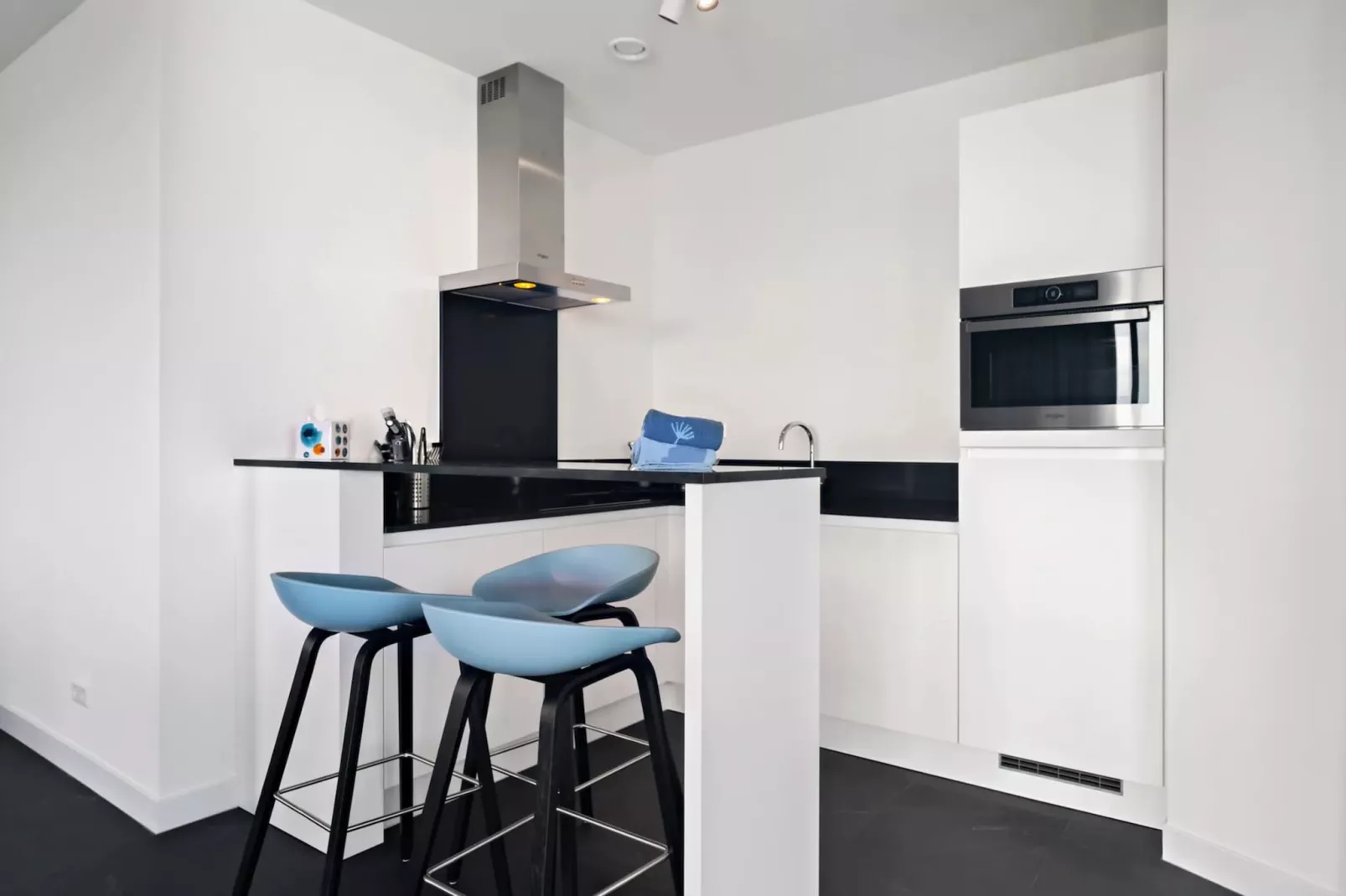 Breskens Apartments & Penthouses 11-Kitchen