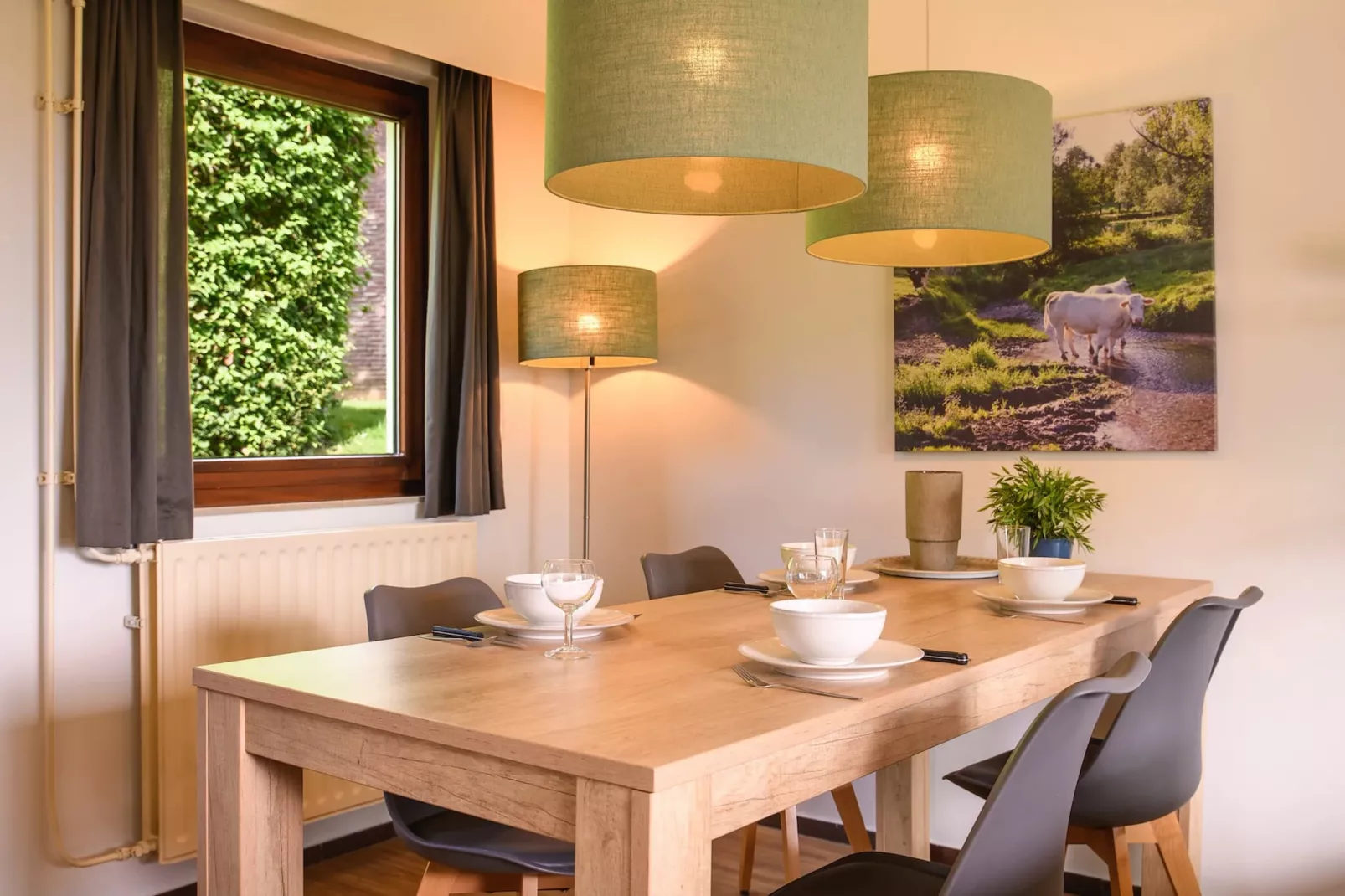 Bungalow 4B1-Dining room