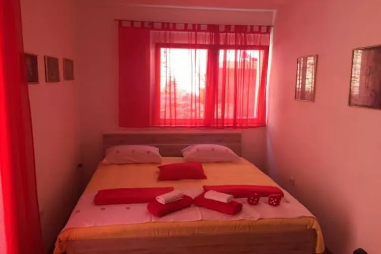 Apartments Kalajzic- One-Bedroom Apartment with Terrace (ST)-Chambre