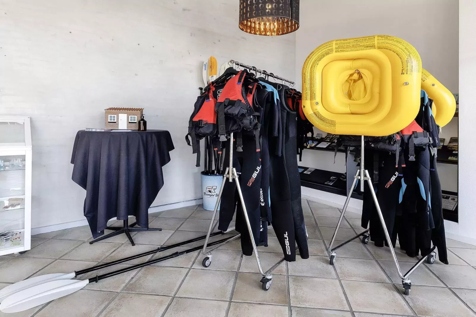 2 room,ground/1 st floor-Nicht zugeordnet