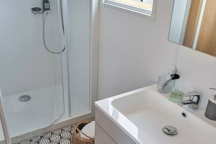 Holiday complex  Golfe du Morbihan Larmor-Baden // Apt 2 pcs 4 pers et 1 bébé 2 salles d'eau REZ DE CHAUSSÉE-Bedroom