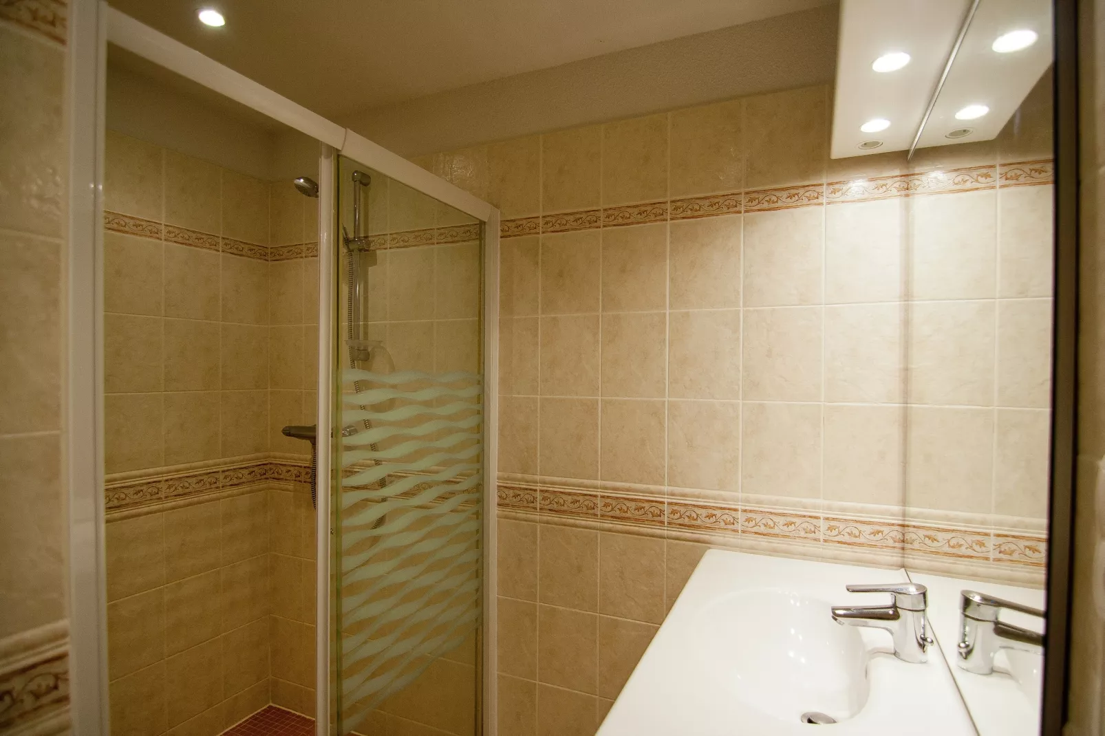 La Tirelire-Bathroom