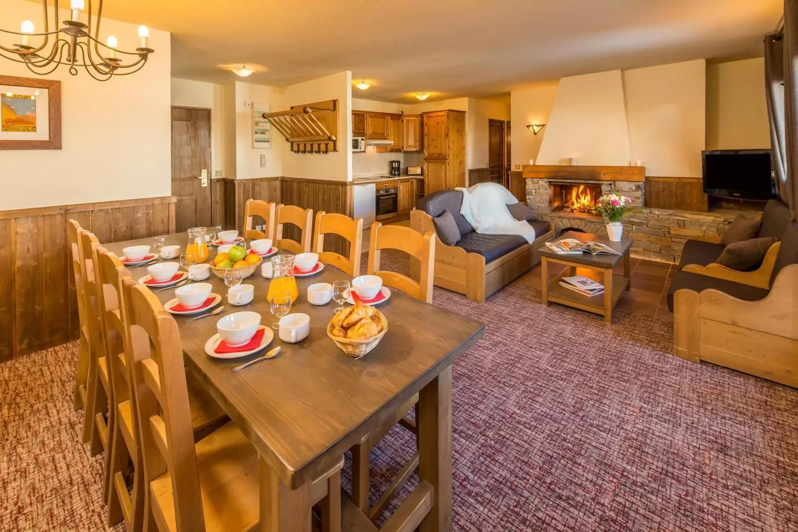 Chalet Altitude Arc 2000 5-Dining room
