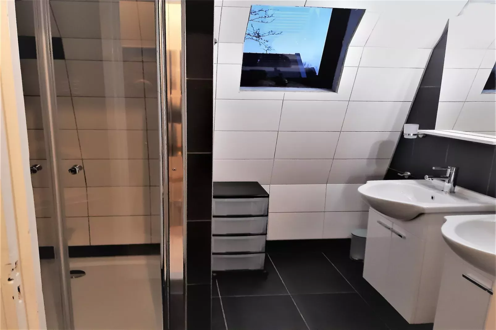 Logies Paal 4 Giethoorn-Bathroom