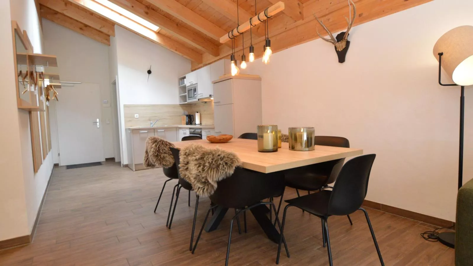 Emma Top 4-Dining room