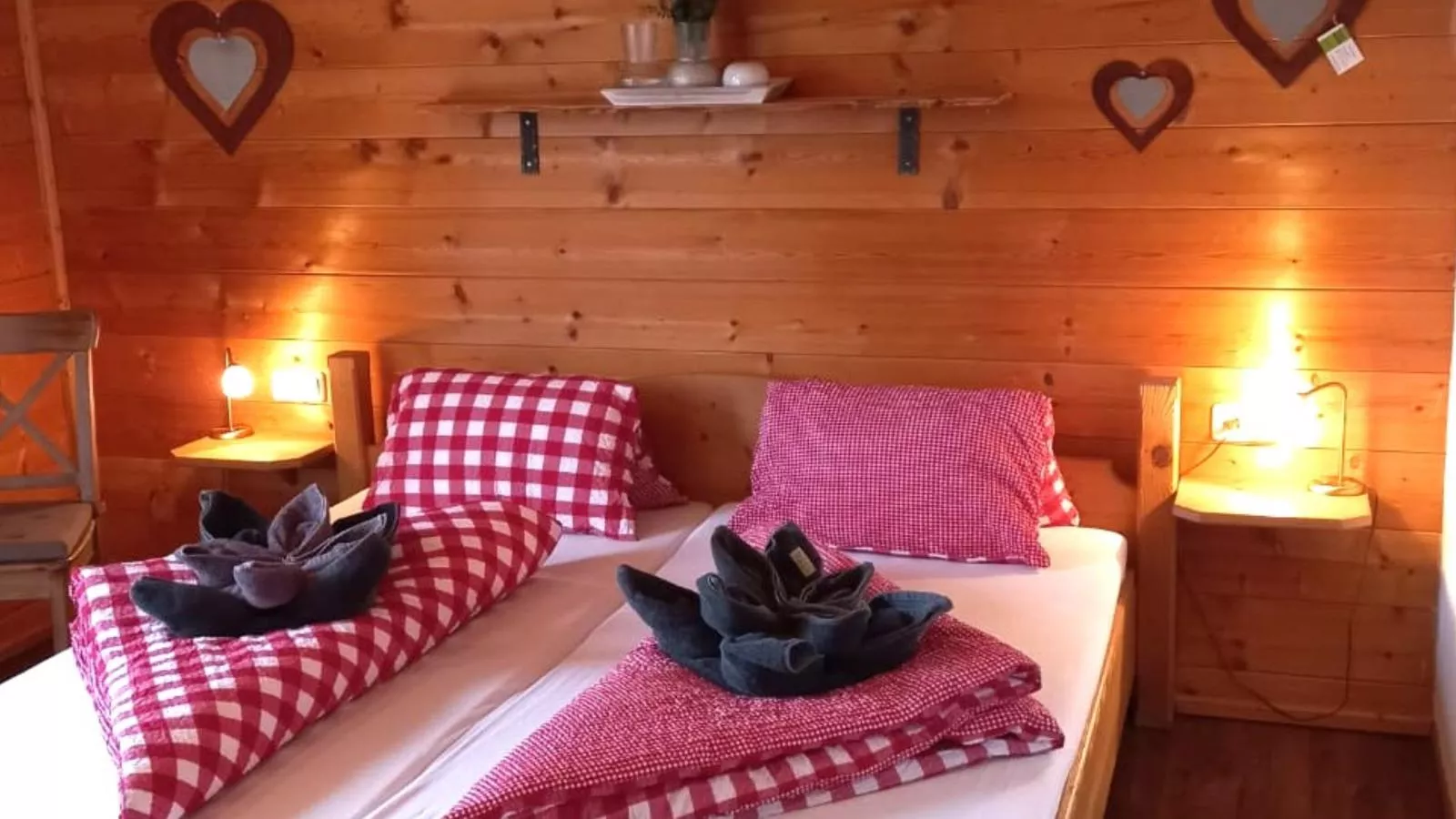 Lisa und Emely-Chambre