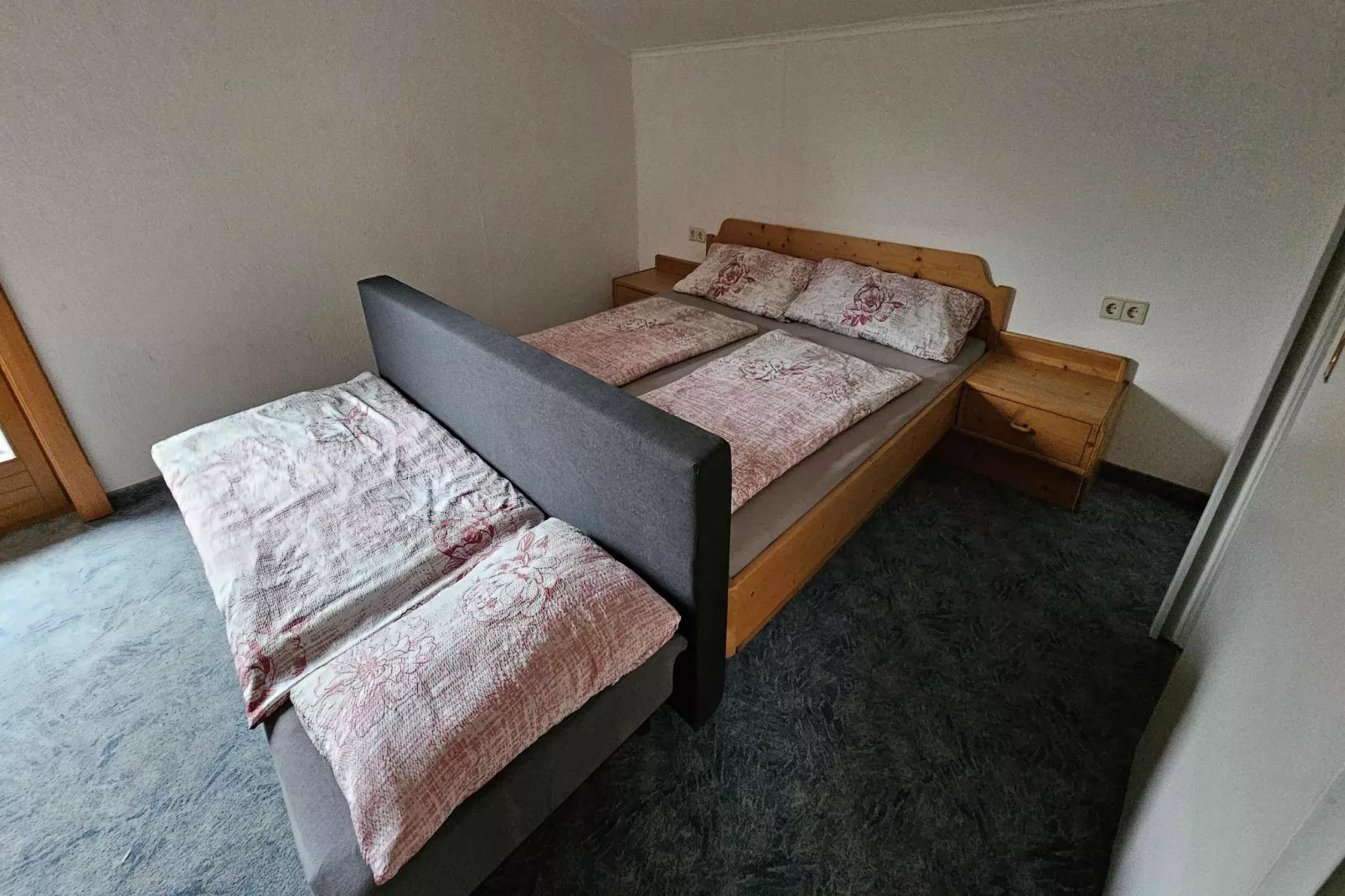 Grünlicher Hof-Bedroom