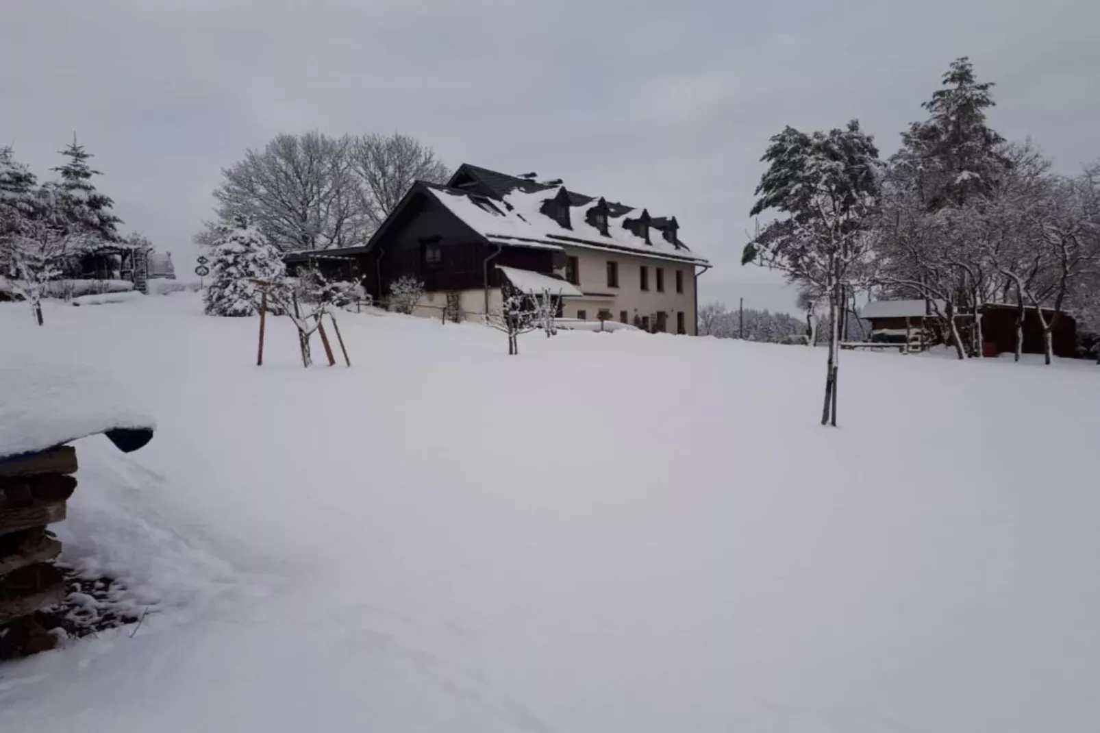 Bungalow Typ B 4P - Camping Park in der Eifel-Gebiet Winter 20 km