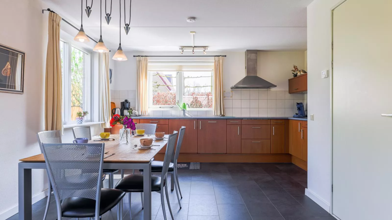 Landhuis 42-Dining room