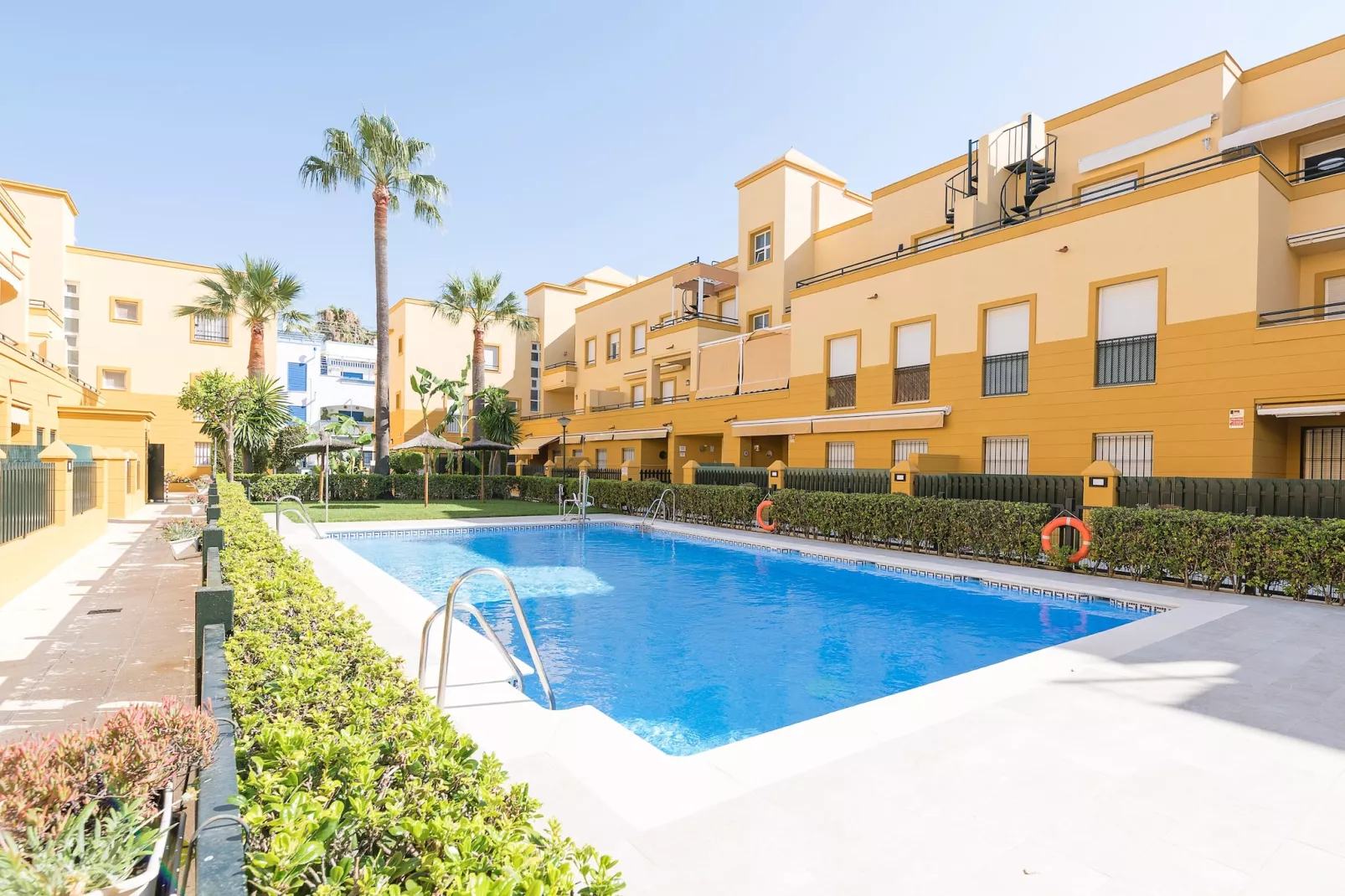 Bahia De La Luz-Pool