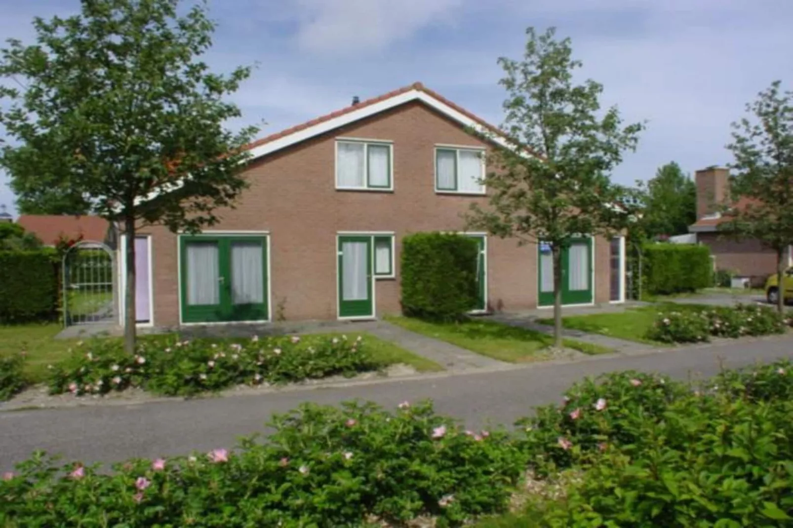 Schoneveld 369 Strandparel Breskens-Exterior summer