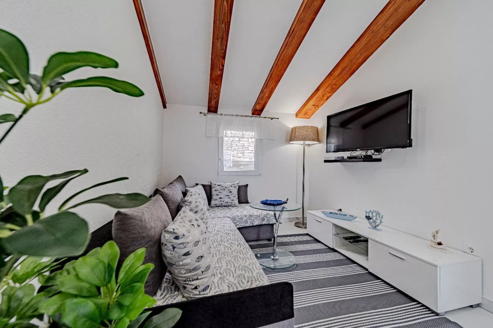 Stone House Blaca - Two Bedroom Stone House with Terrace and Sea View-Living room
