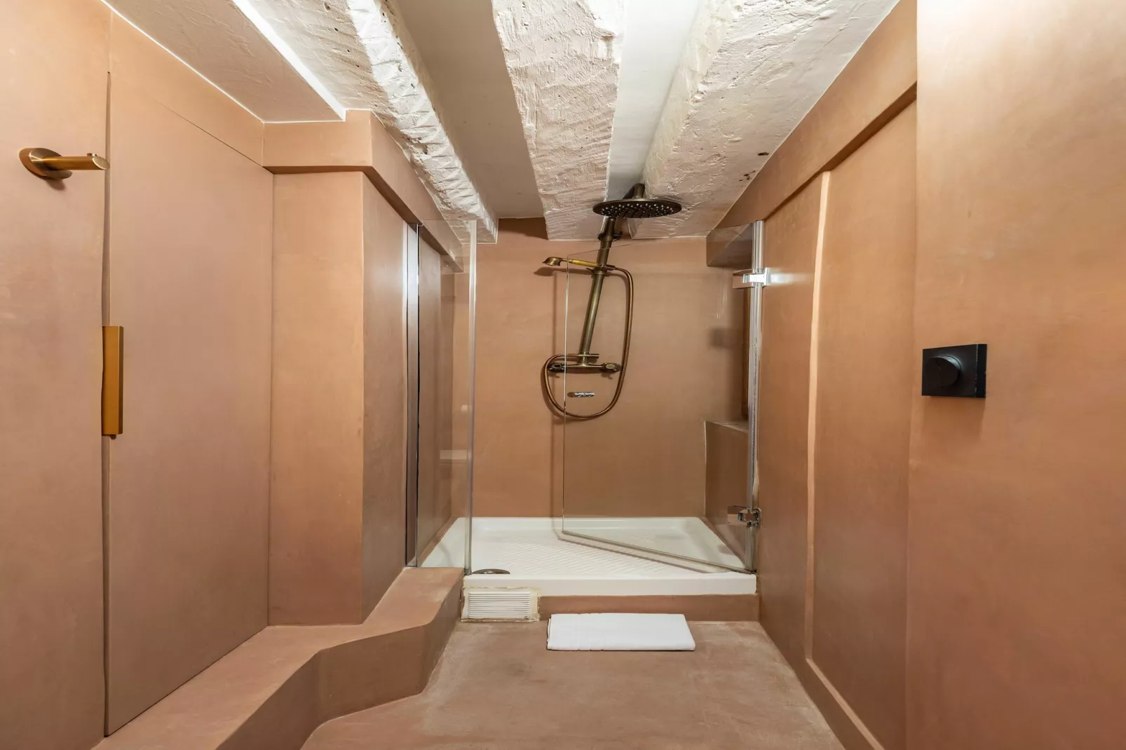 EC-14-ROUSSEAU-G-Badezimmer