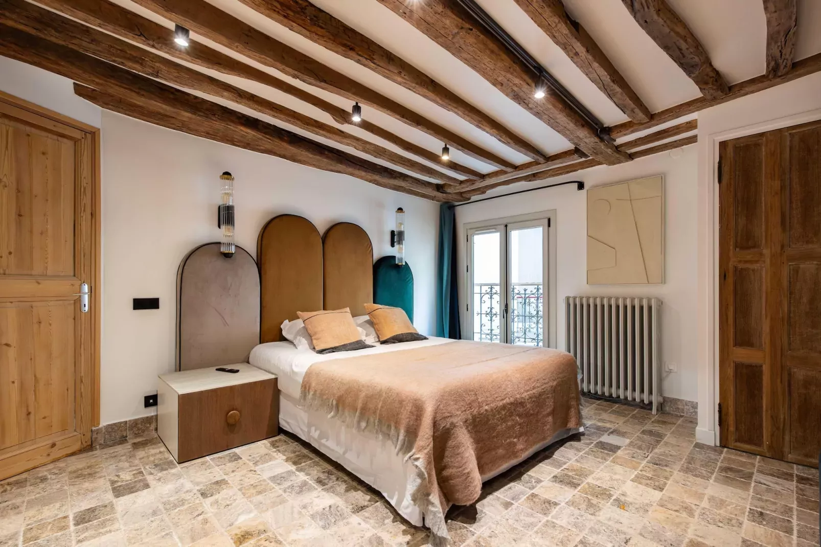 EC-2-COMMINES-Bedroom
