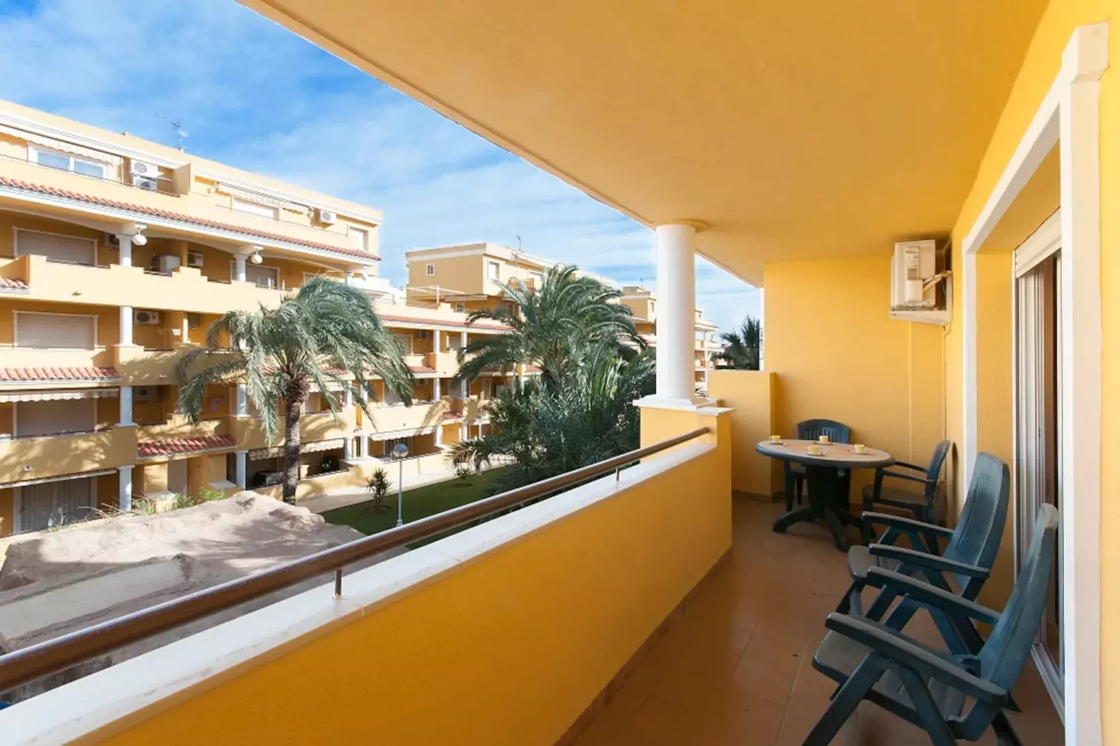 Cascades-Terrace balcony