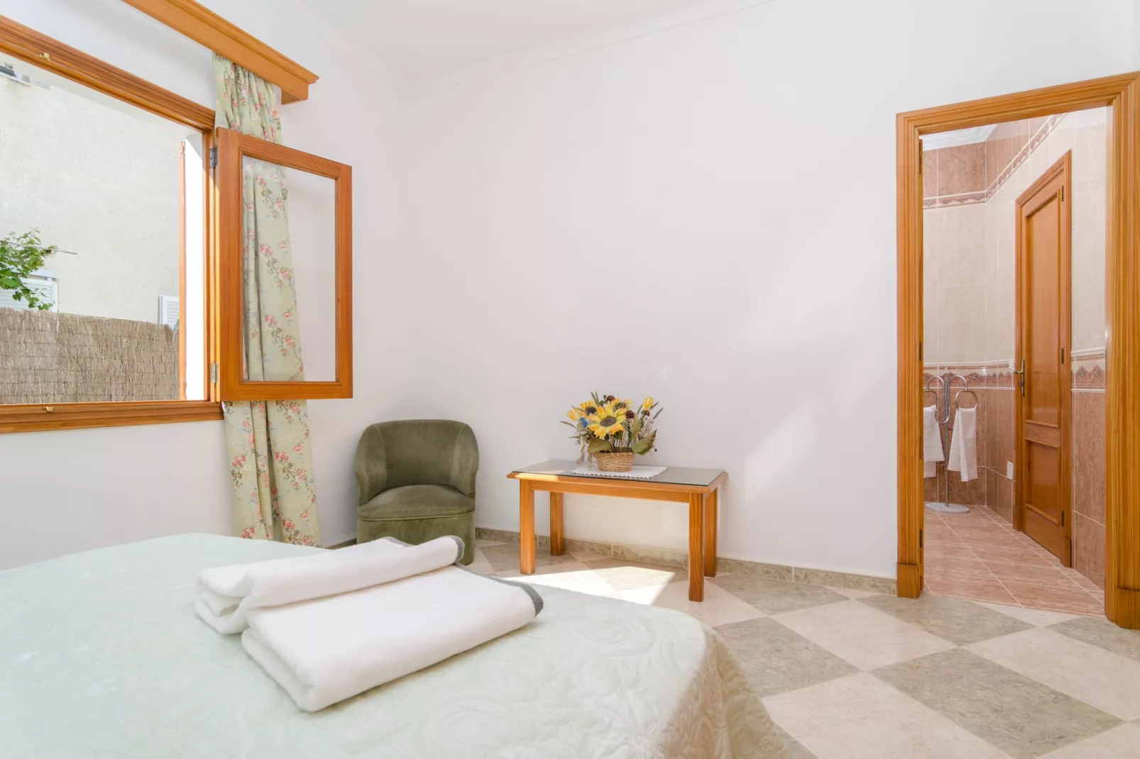 Es Port-Bedroom