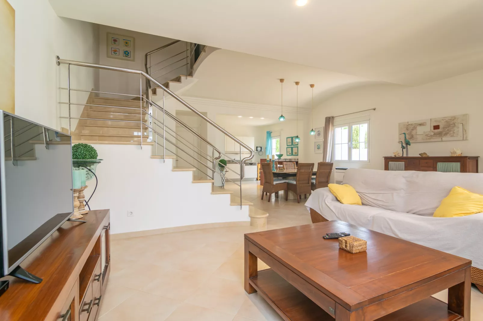 Espaiosa-Living room