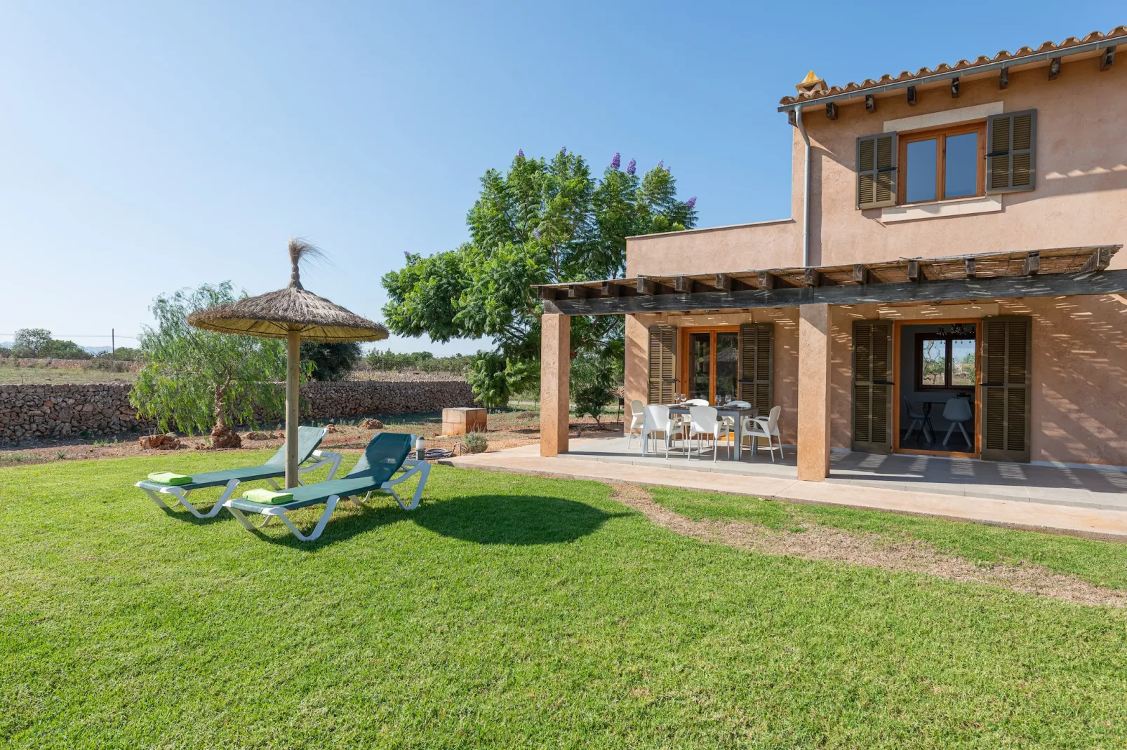 Es Regalo (pÉrgola)-Außenbereich Sommer