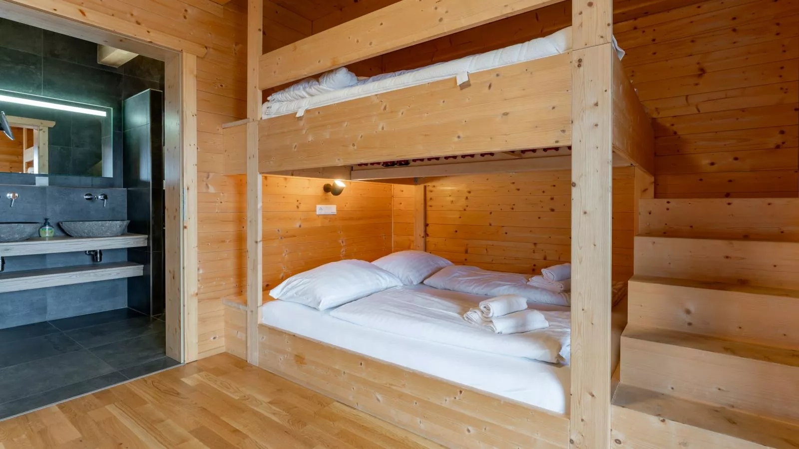 Alpina Lodge-Bedroom