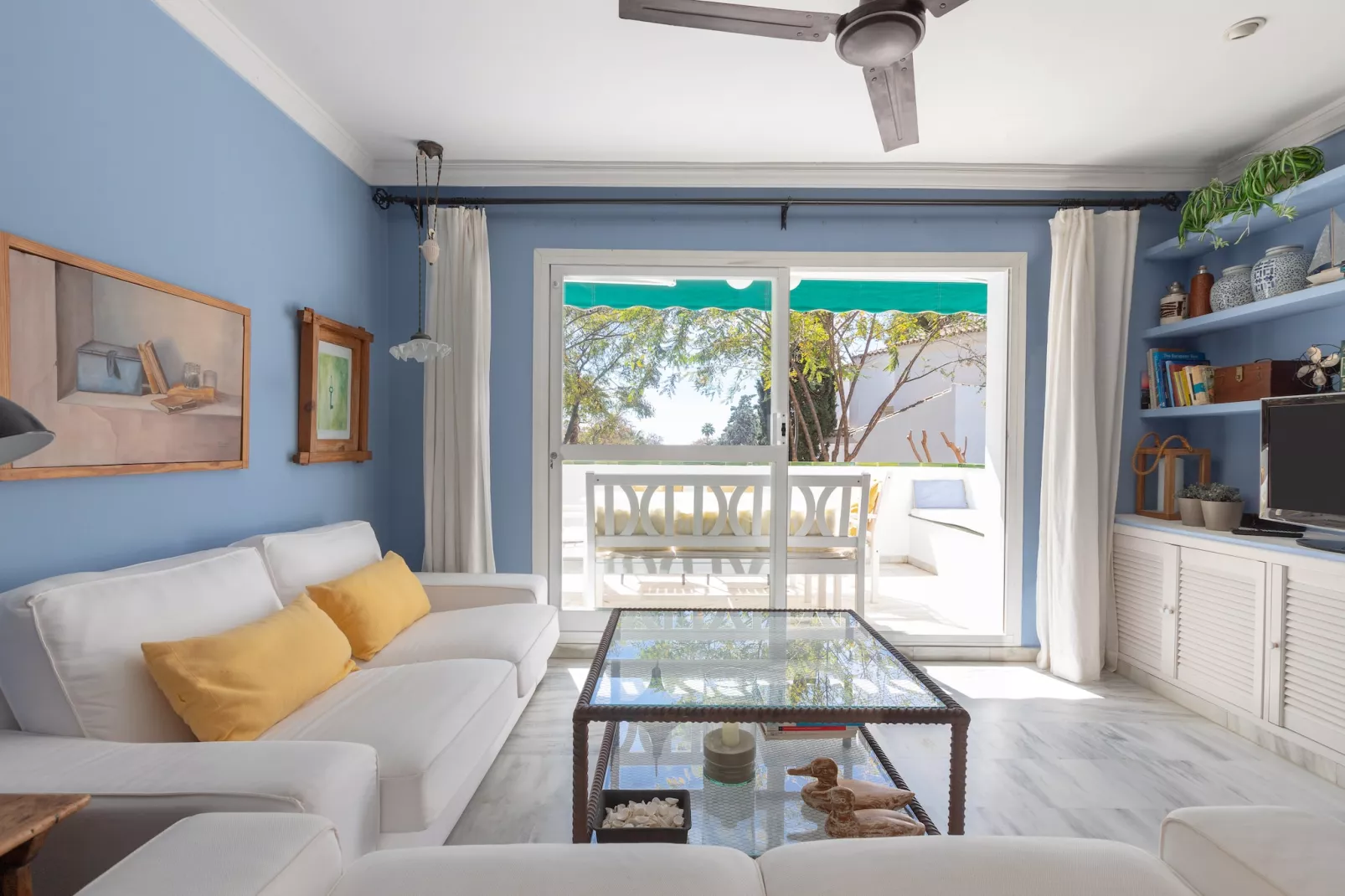 Lunamar-Living room