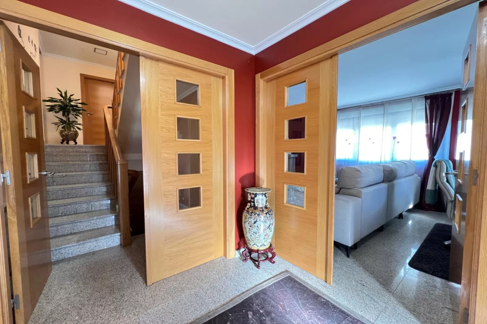 YourHouse Fontevella II-Empfangshalle