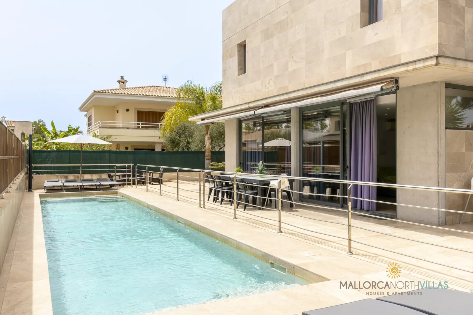 VILLA IOLA IDEAL PARA FAMILIAS A 150M DE LA PLAYA-Pool