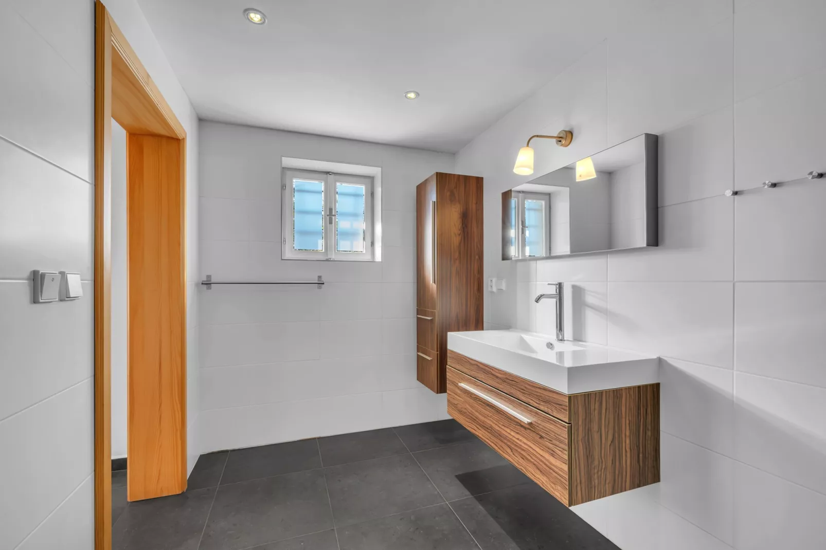 Mlade Buky KJH348-Bathroom
