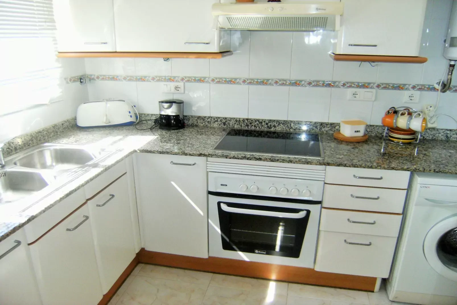 TARRACO 20 (MARCEL.LI AUDIVERT)-Kitchen