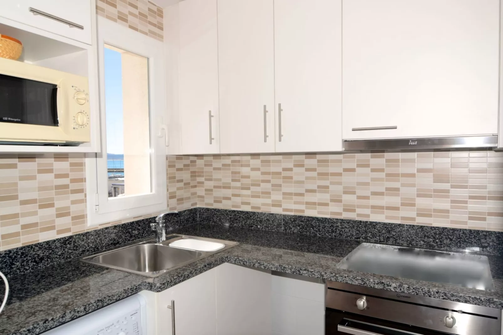 APARTAMENT ARTS 2-Kitchen