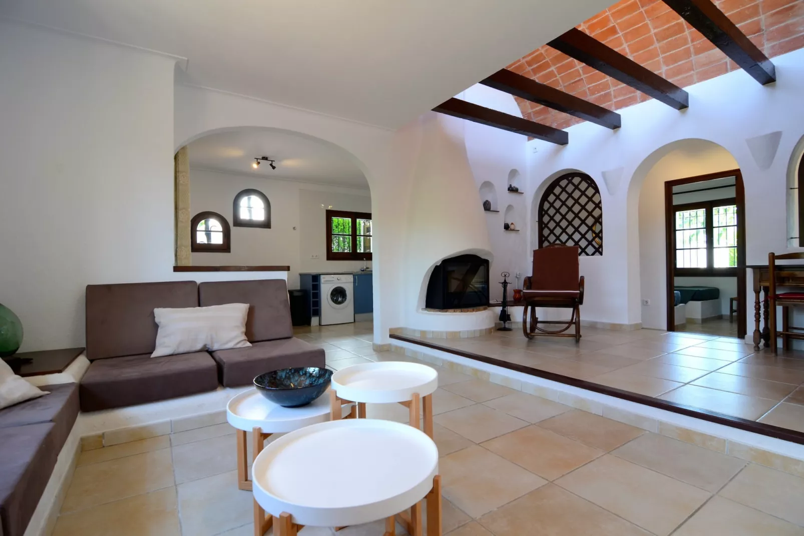 LES ACACIES 10-Living room