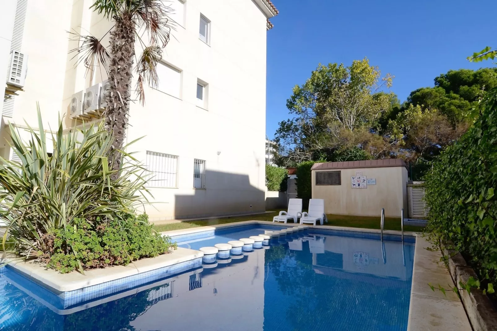 BRISES DEL MAR 3-3-Pool
