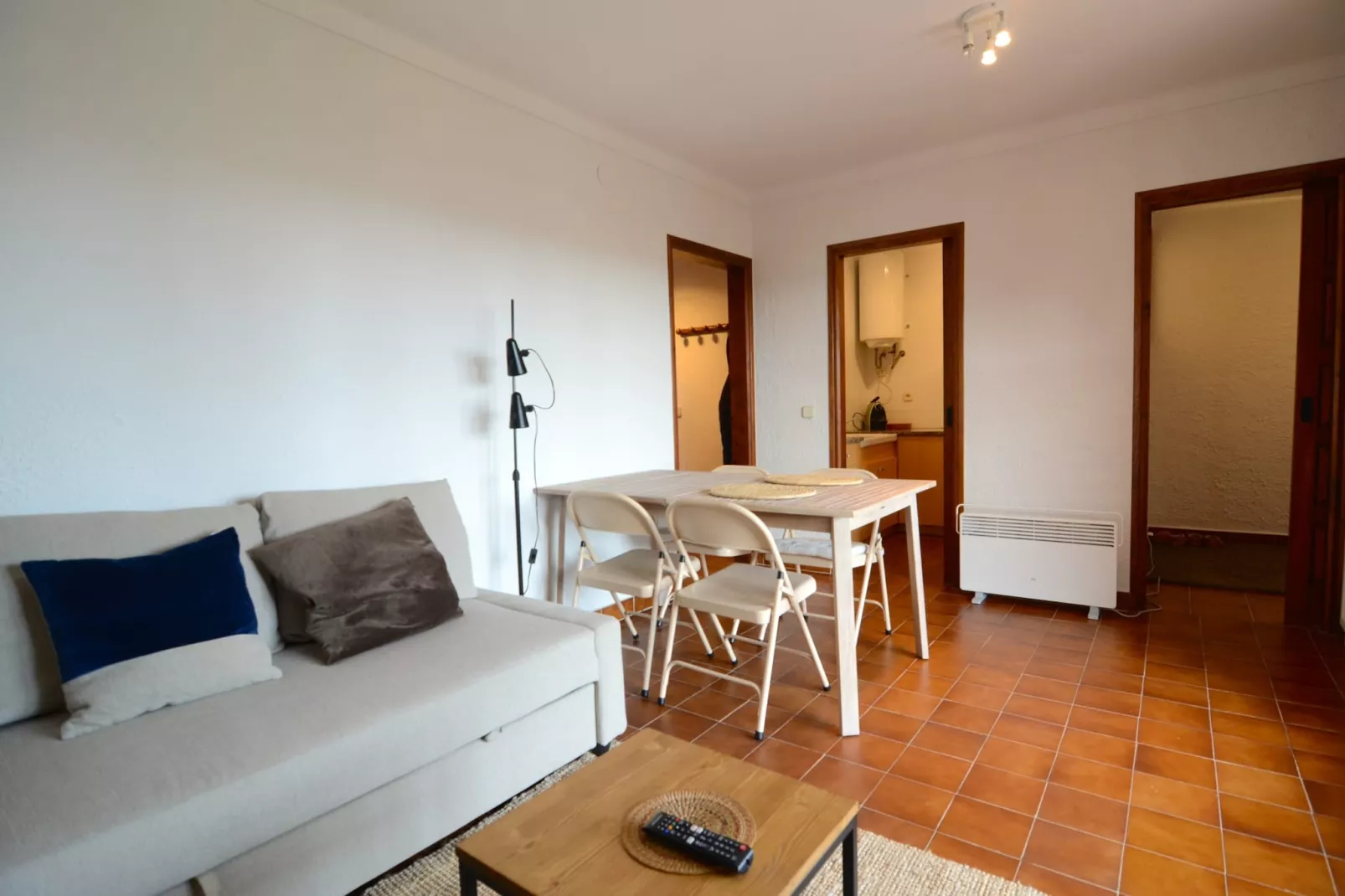 LES PALMERES  8-Living room