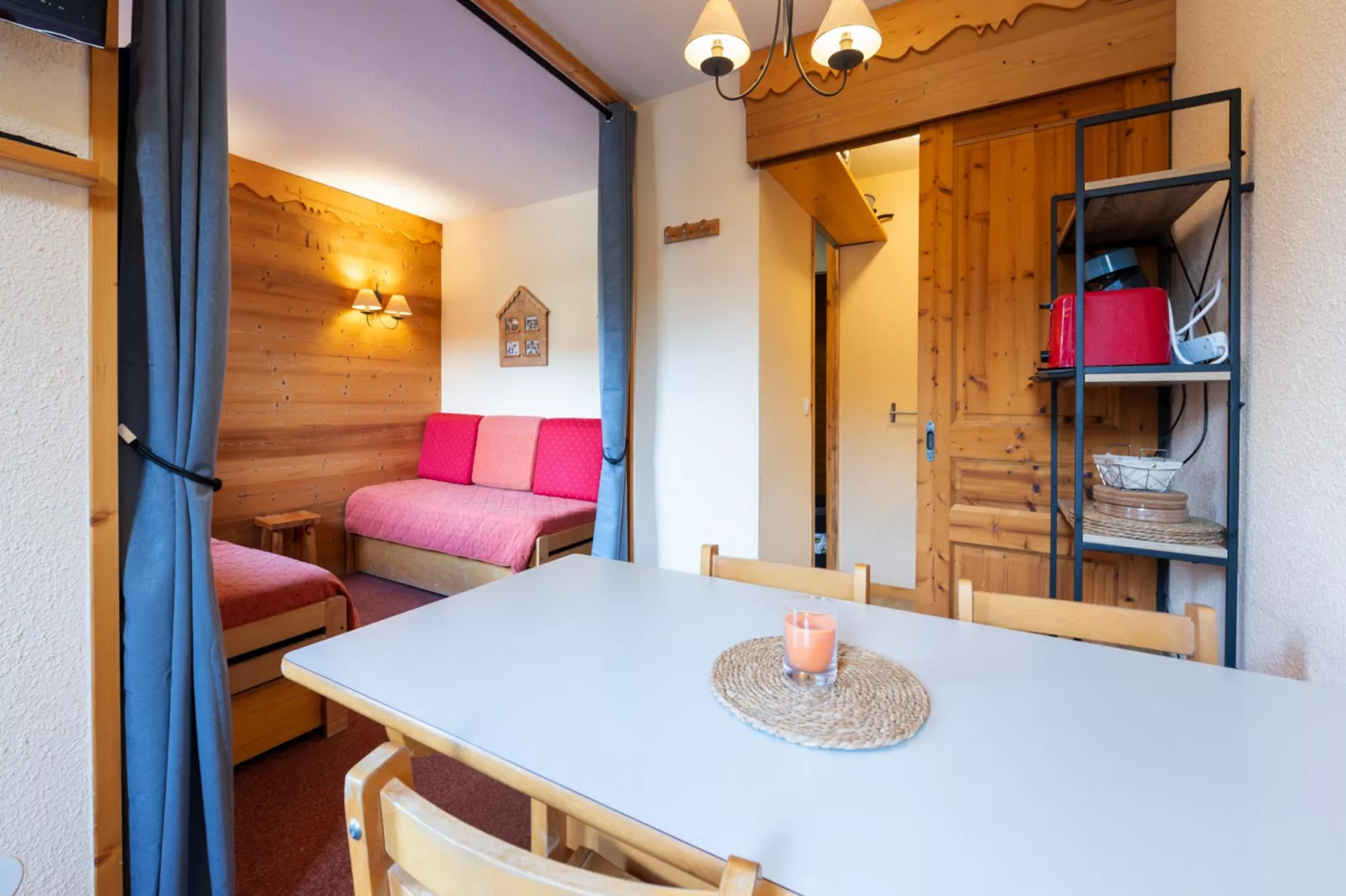 LES ARCADES A N°37 - 2P4-Living room