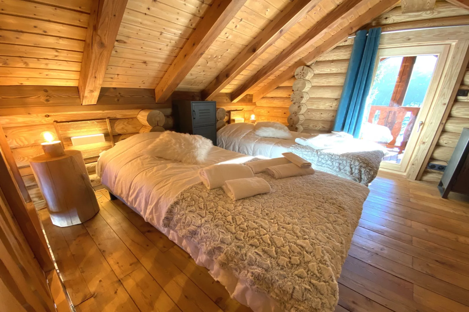 L'OURS BLANC Chalet en rondins-Schlafzimmer
