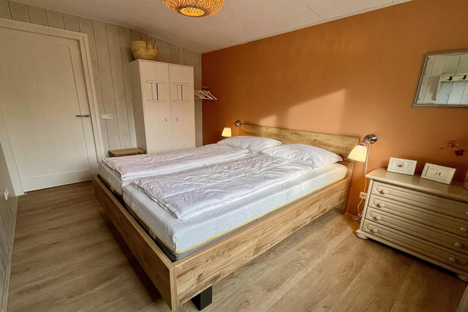 Eureka 102-Bedroom