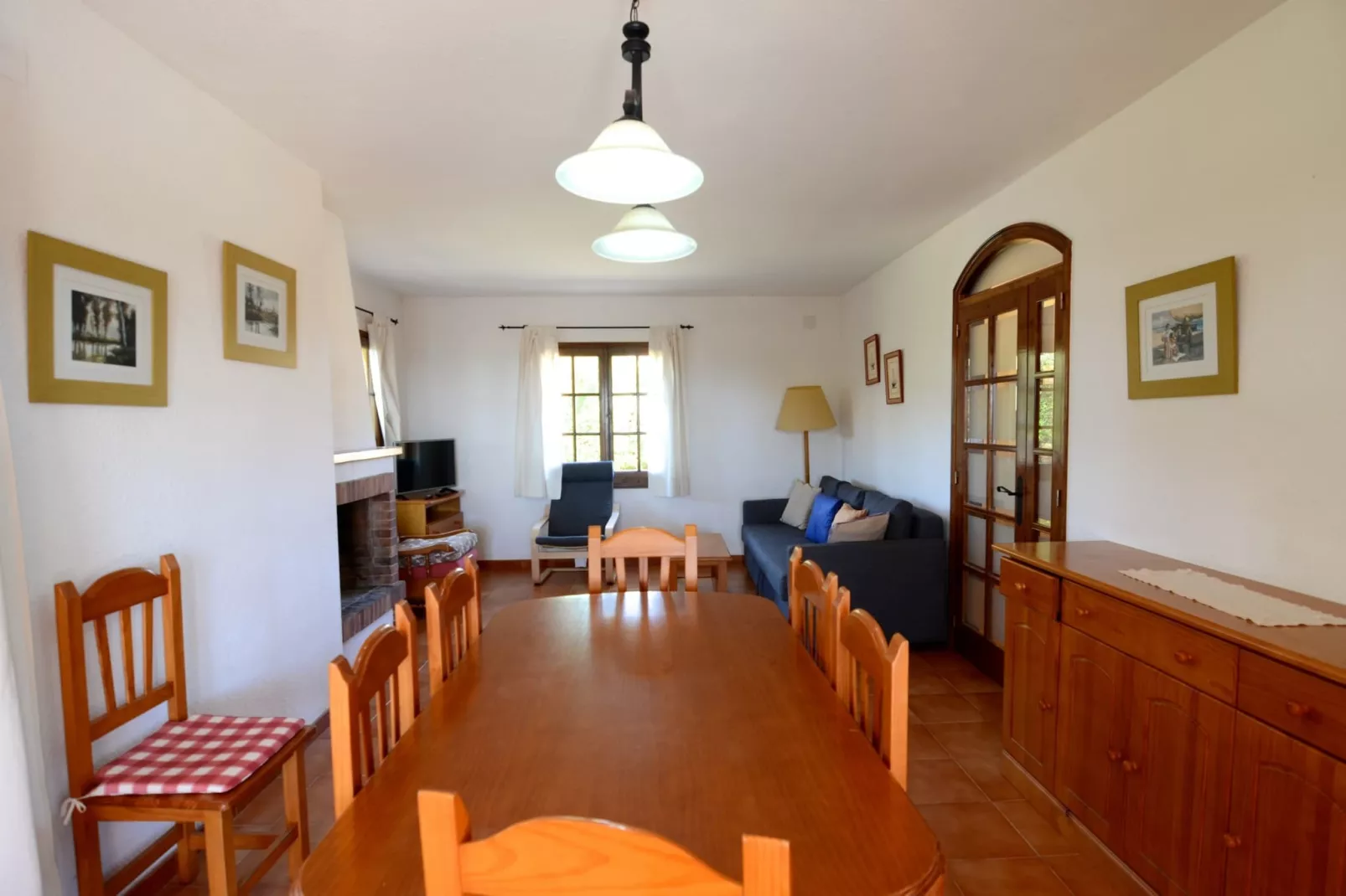 ANDORRA 2-Dining room