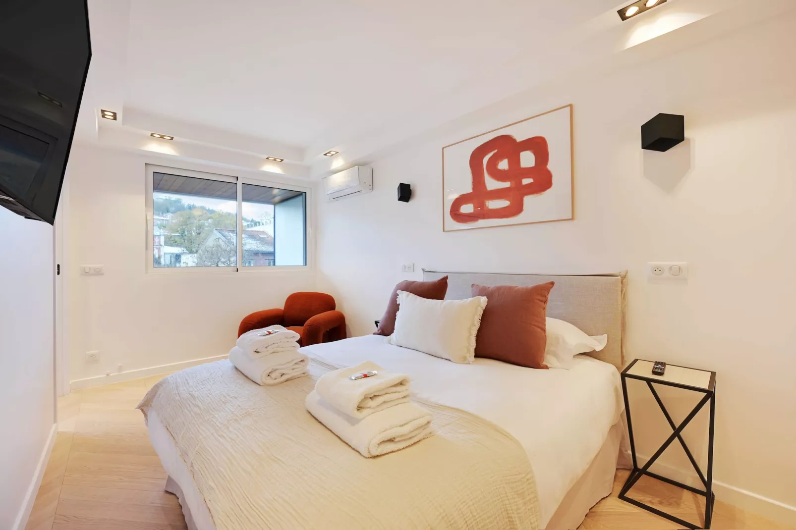 AB-14-MERLIN-Bedroom