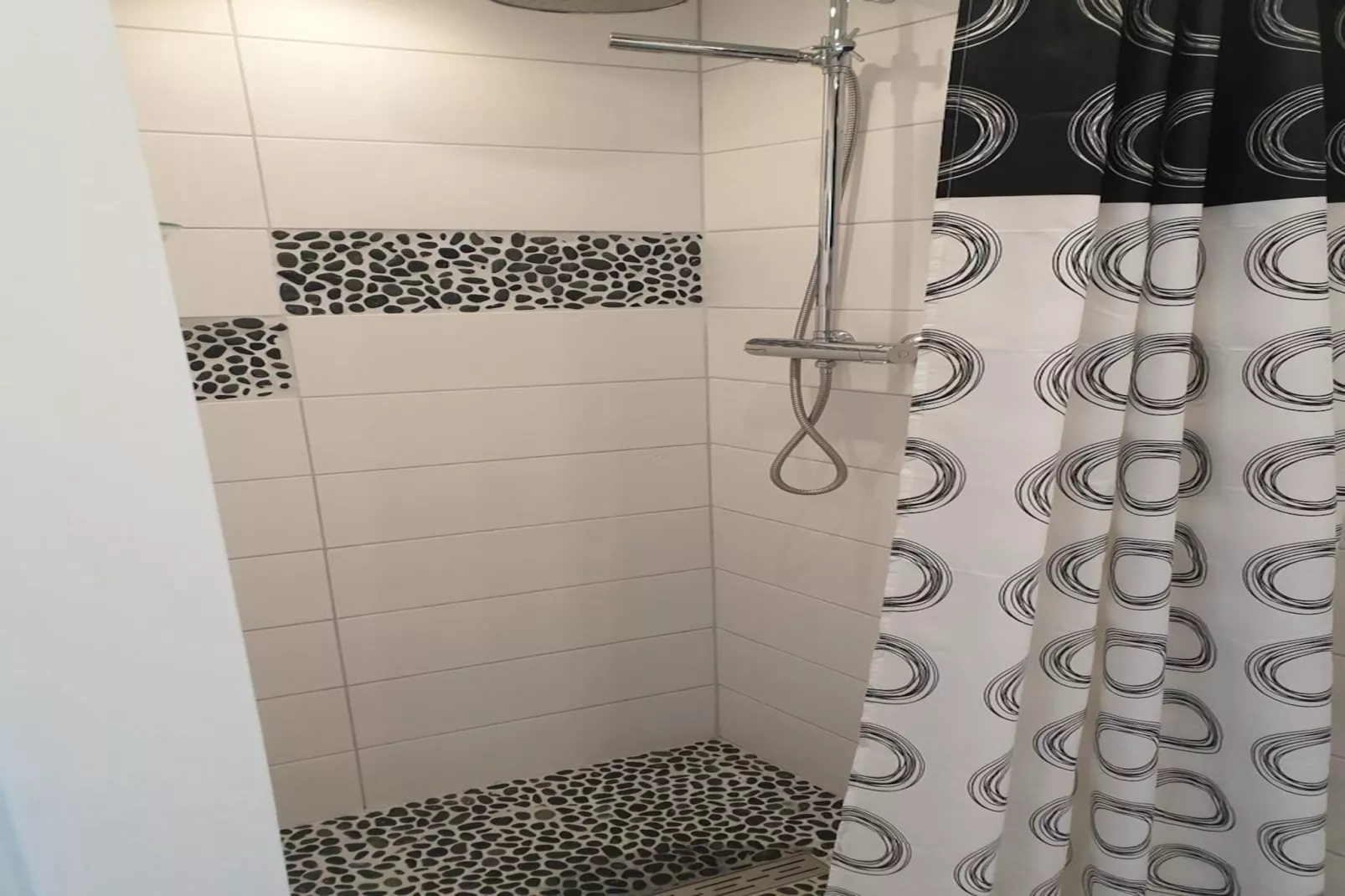 Lijsterbes 15-Badezimmer