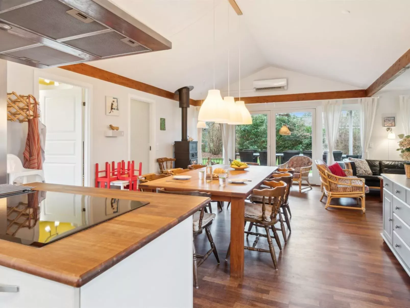 "Kjell" - 1.5km from the sea-Inside