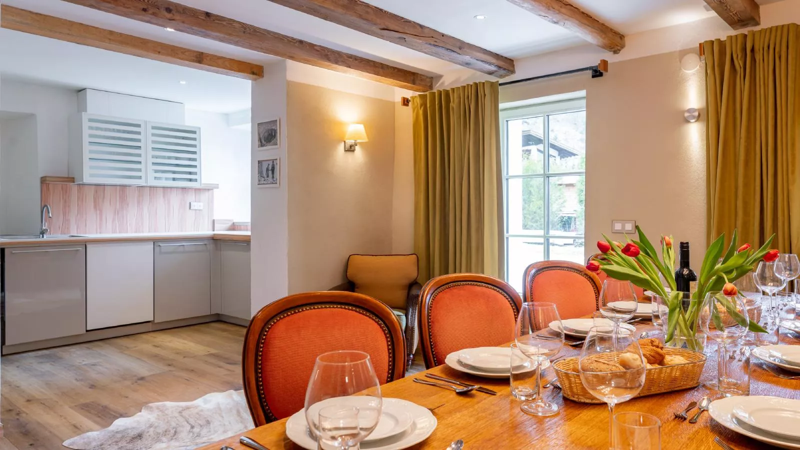 Biber Art Chalet-Dining room