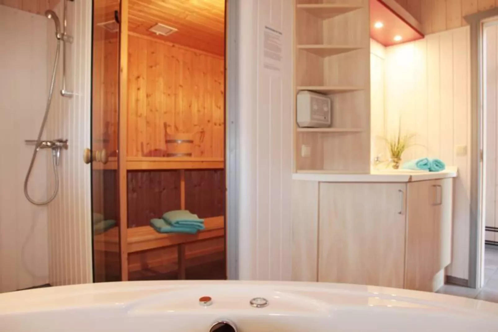 Ferienhaus Seeschwalbe-19-Bathroom